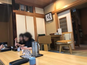 本ん万 店内