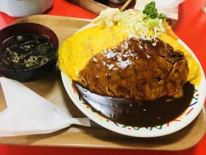 オムライスデミソース大盛り