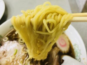 共進軒 チャーシューメン 麺リフト